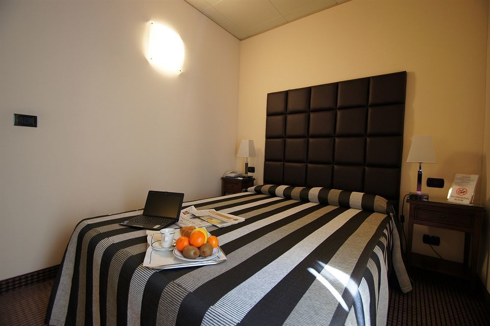 קונאו Phi Hotel Principe מראה חיצוני תמונה
